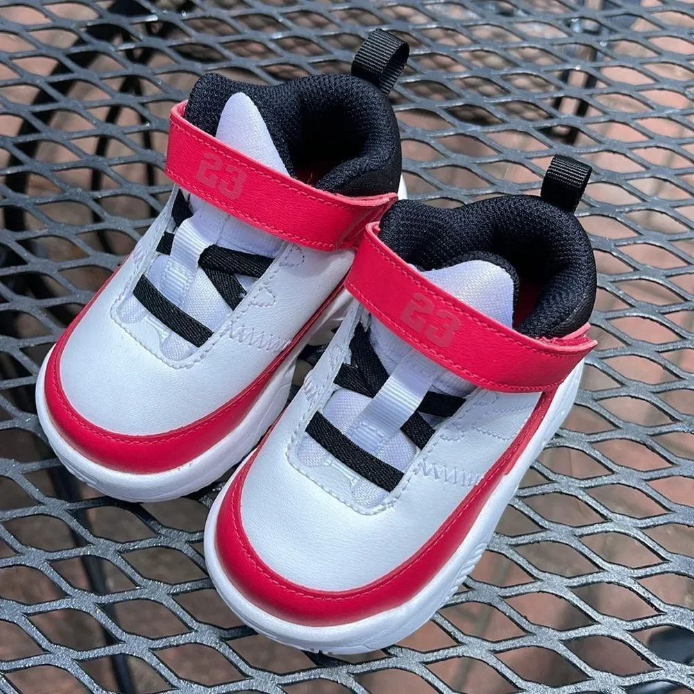 JORDAN MAX AURA 3 PS 'WHITE VERY BERRY' Size 5C DA8023-106